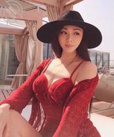 绝美巨乳少妇1