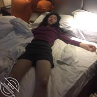 迷奸一个巨奶紫衣同事，插逼了，射她一脸哈哈哈哈哈哈哈哈哈爽